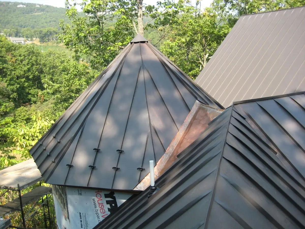 Professional Roof Tarp Installation by Craftsman Roofing in Hammocks